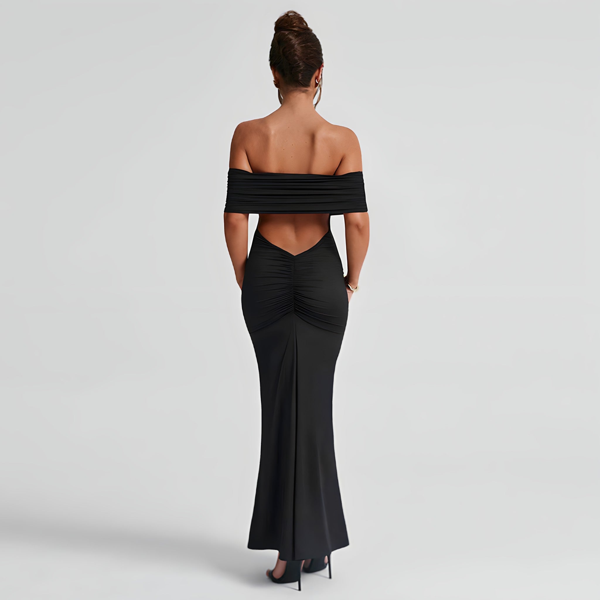 Robe Longue Épaules Dénudées Élégance Noire