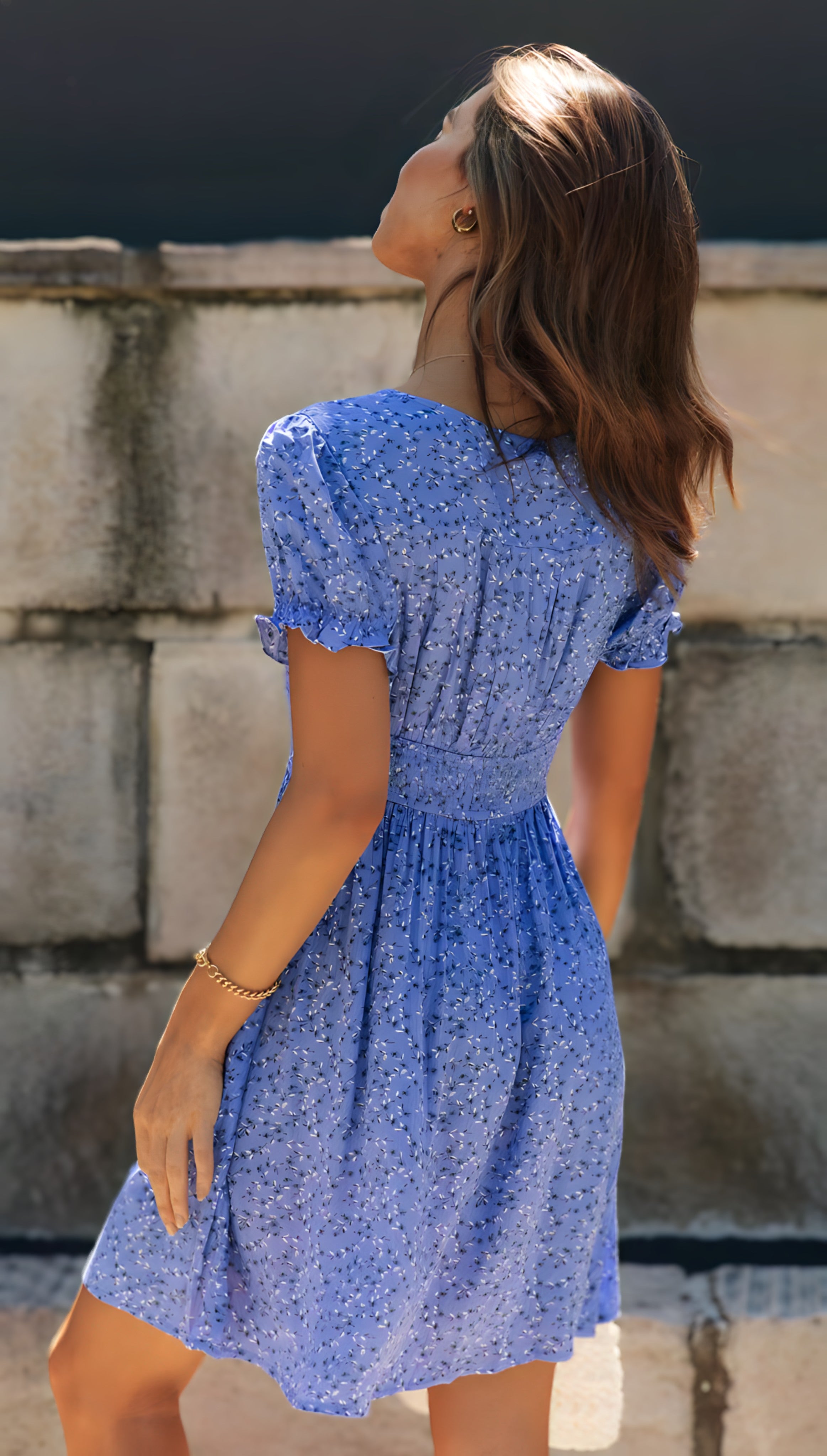 Robe Courte Fleurie Boutonnée