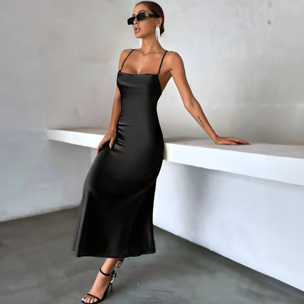 Robe Longue Satinée Noir Élégance