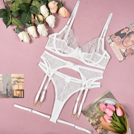Ensemble Lingerie Sexy 3 Pièces – Dentelle & Jarretelles