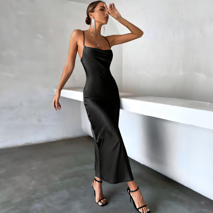 Robe Longue Satinée Noir Élégance