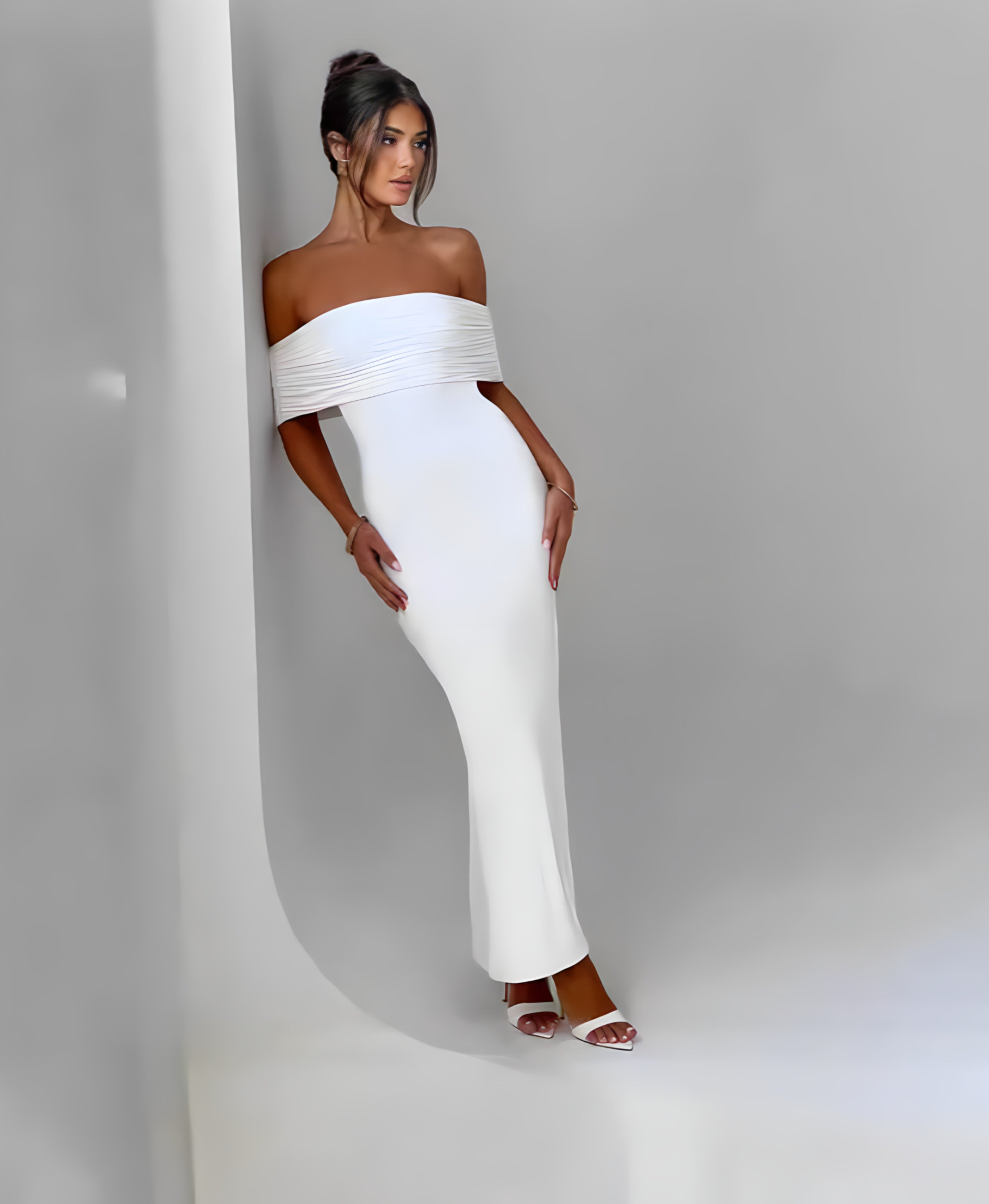 Robe Longue Épaules Dénudées Élégance Noire
