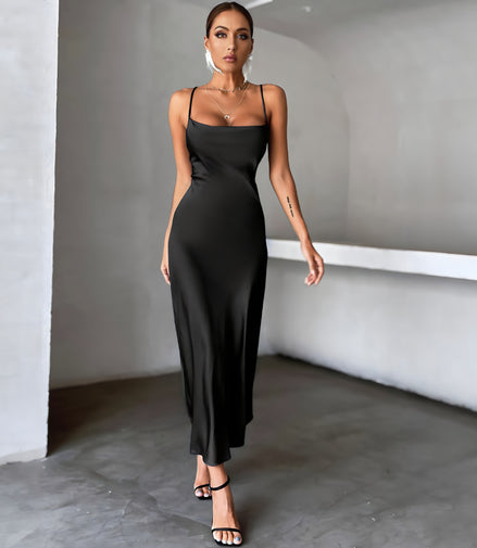 Robe Longue Satinée Noir Élégance